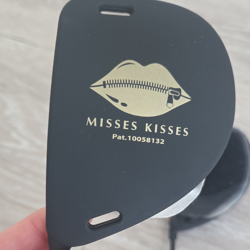 Misses Kisses Bra: The Frontless Bra - Shallow Plunge w/ OG Bra Pads - Picture 2 of 4